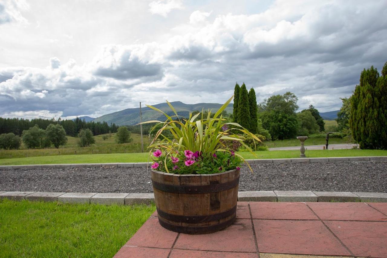 Springburn Farmhouse Bed & Breakfast Spean Bridge Exterior photo