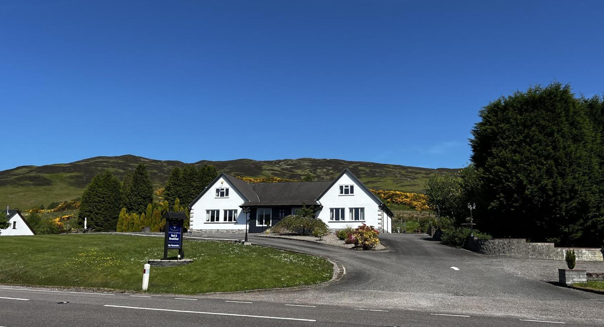 Springburn Farmhouse Bed & Breakfast Spean Bridge Exterior photo